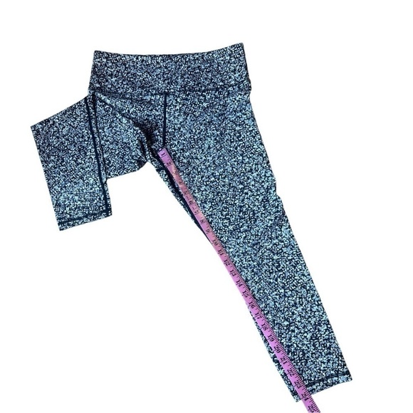 Zyia Active Women’s Soft ‘n Snug Black & White Mosaic Leggings, Size 12 - Picture 9 of 9